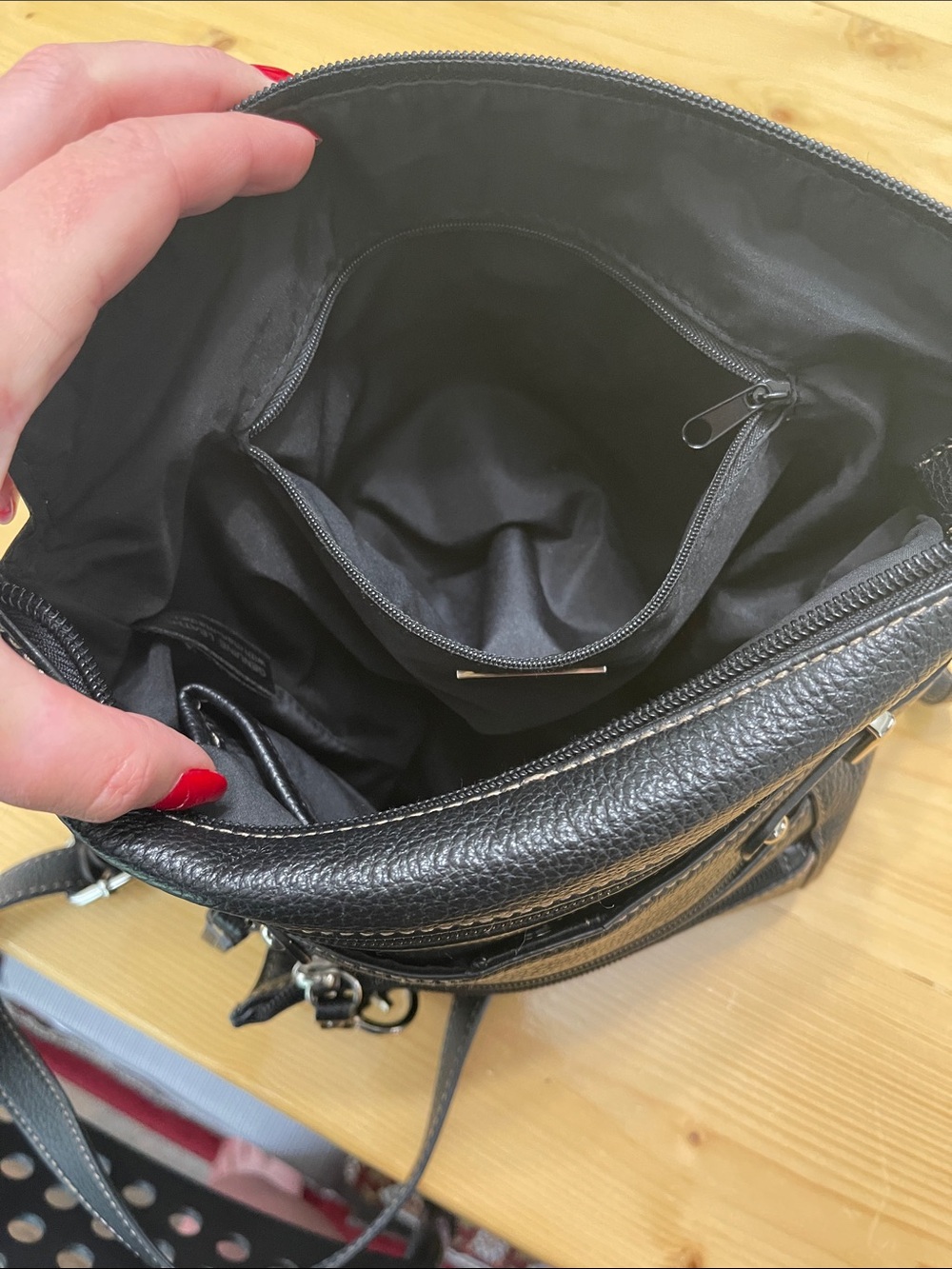 Giani Bernini Black Pebbled Leather Multi-Pocket Crossbody Bag Organizer - Picture 15 of 16